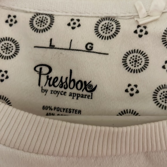 **NWOT** TENNESSEE Pullover - Picture 2 of 5